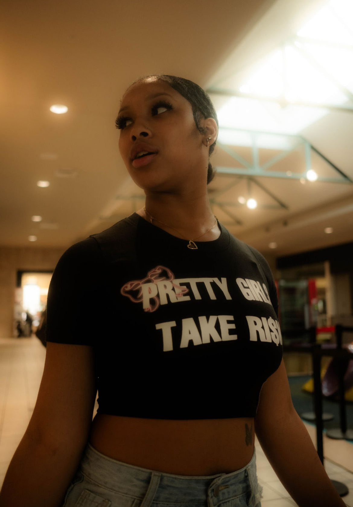 “PRETTY GIRLS” CROP-TOP